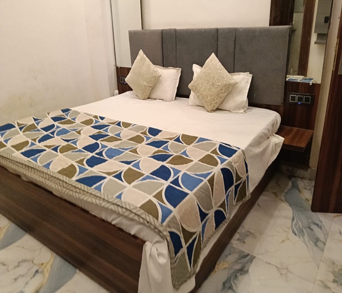 Noon Ac Room 1